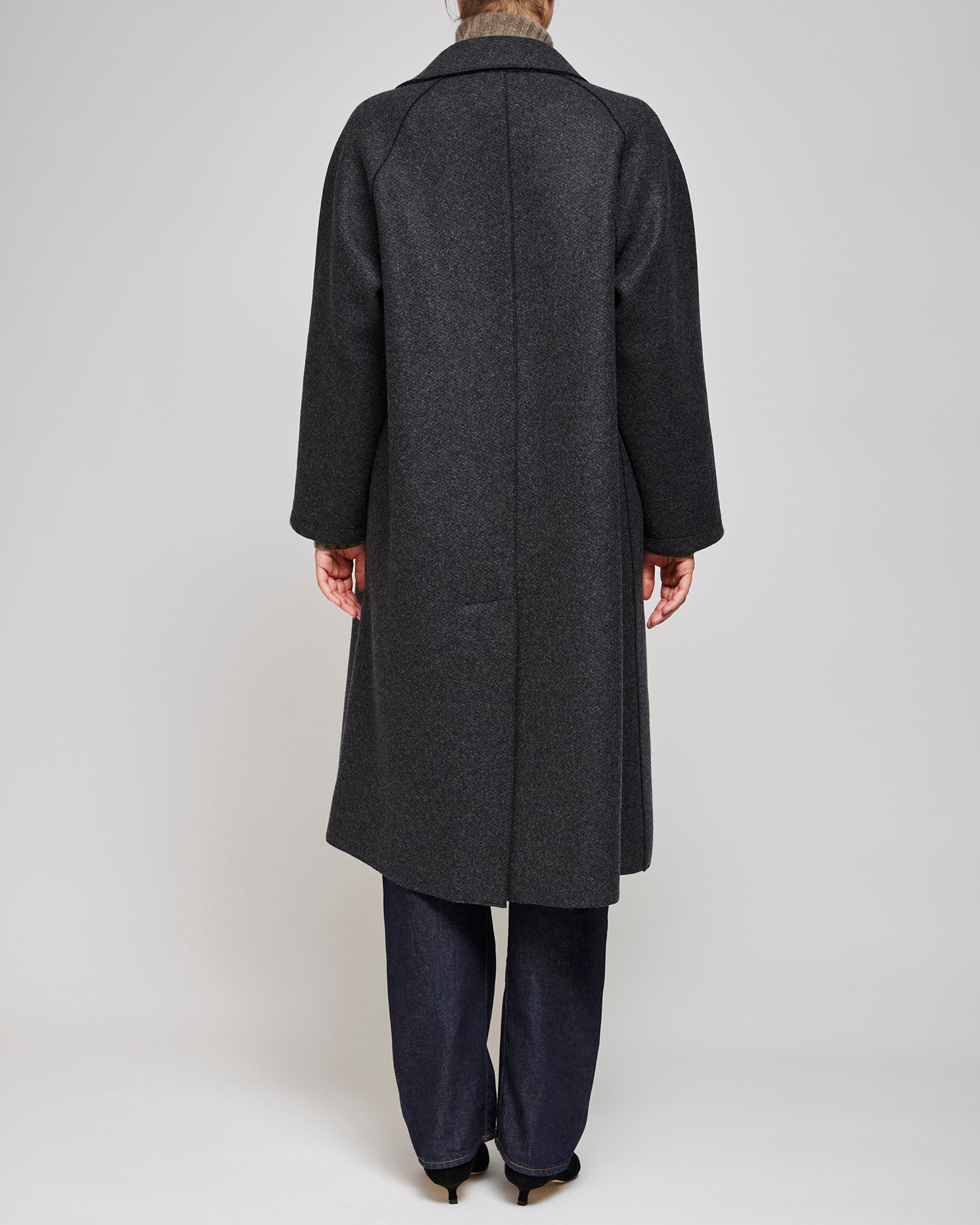 Harris Wharf London Anthracite Balmacaan Patterned Cashmere Blend