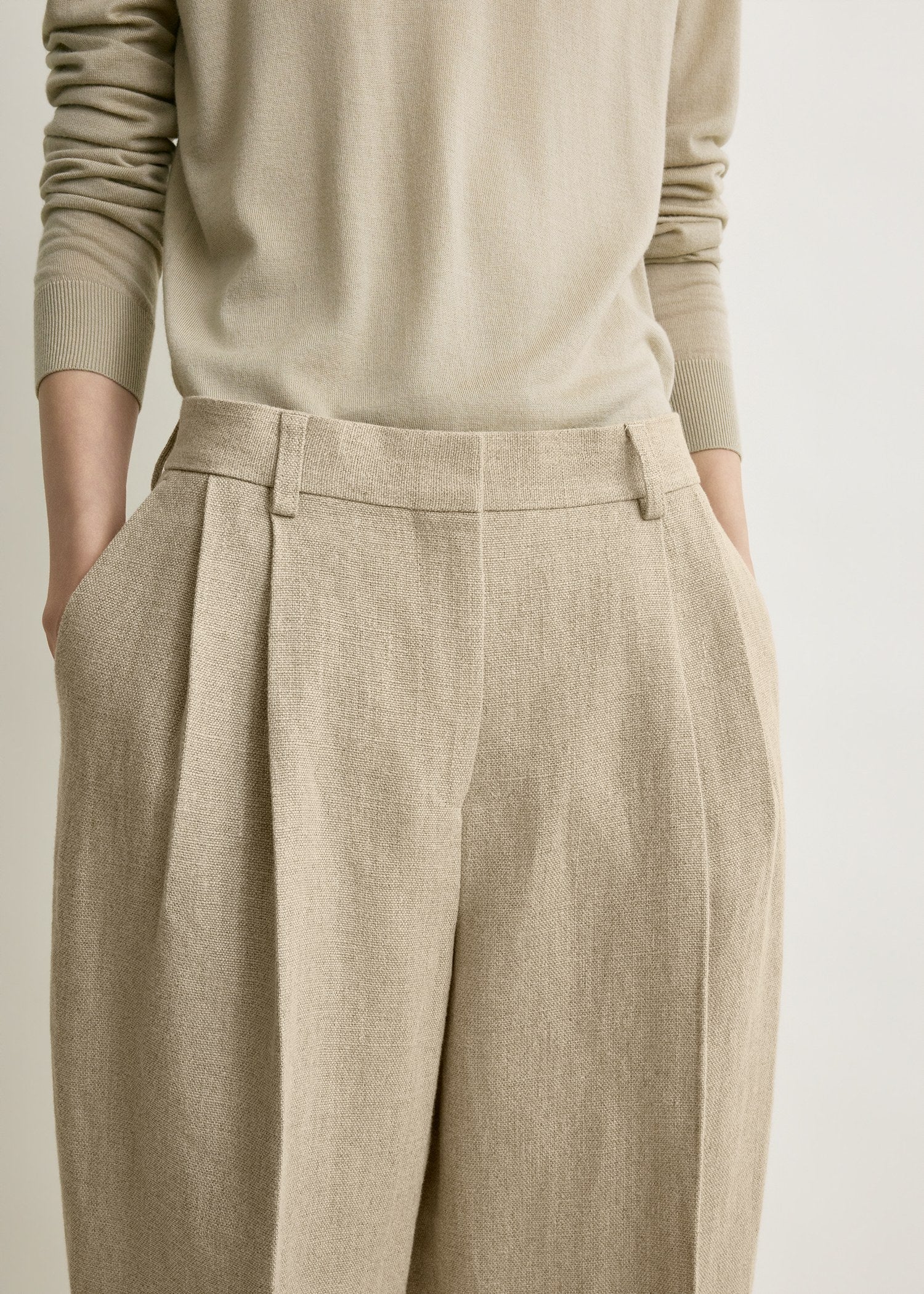 Toteme Beige Double-pleat Cropped Linen Trousers