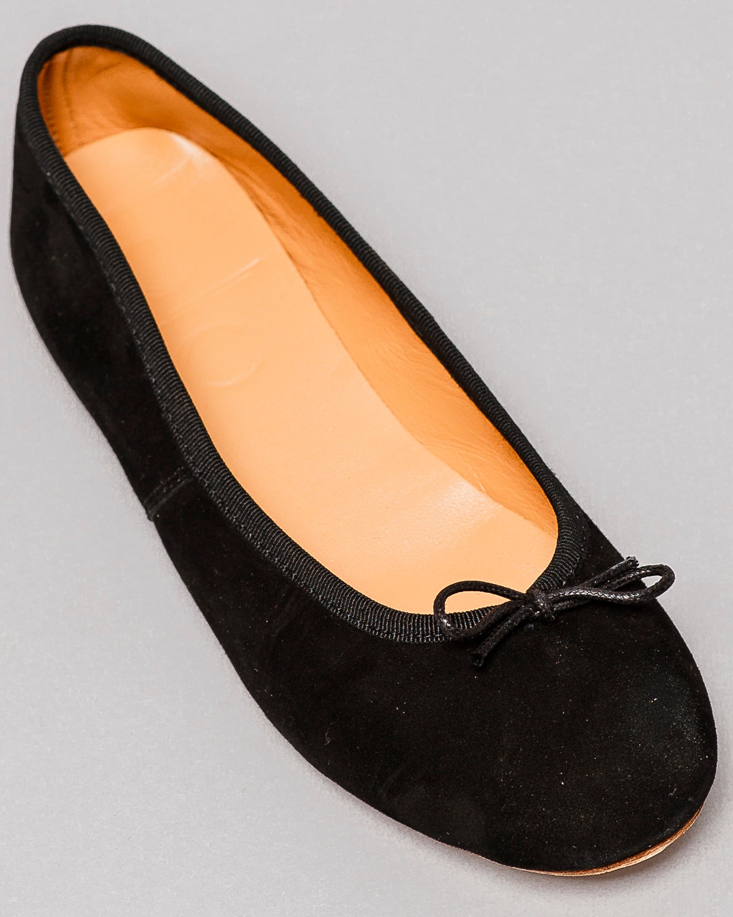 Lolo The Ballerina Suede Black Capri Ballerina